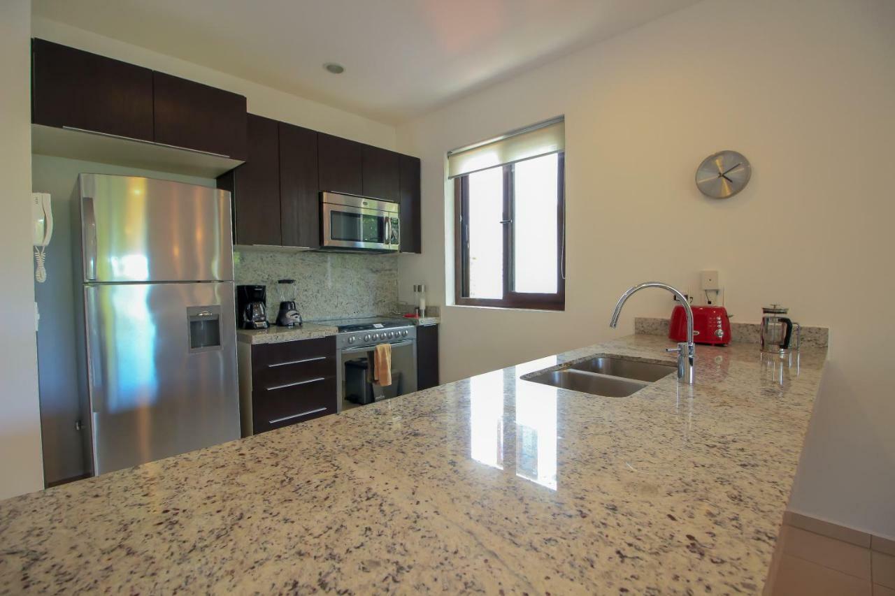 أكومال Apartments In Gated Residential Within Bahia Principe Grounds المظهر الخارجي الصورة