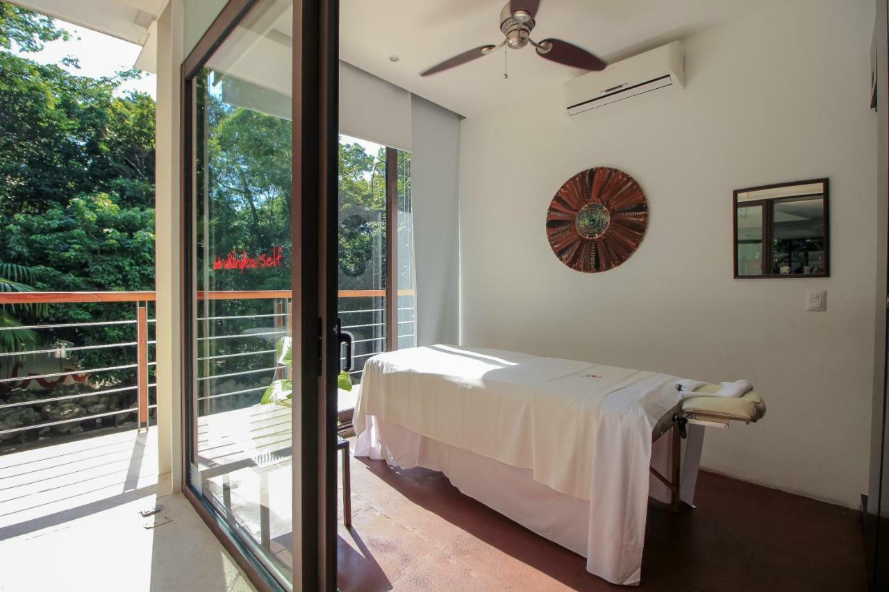 أكومال Apartments In Gated Residential Within Bahia Principe Grounds المظهر الخارجي الصورة